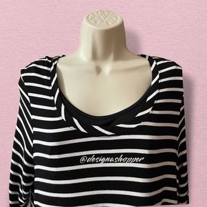 For Cynthia Comfortable Top Black and White with short sleeves Lg/XLg